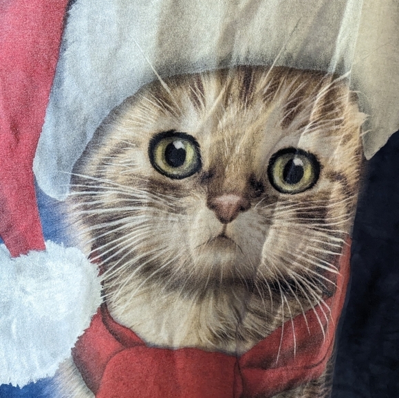 The Mountain 2X Santa Hat Cat Holiday Long Sleeve Christmas Holiday Graphic Tee - Picture 6 of 6